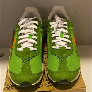 Nike Size  Men 11 Airmax Preday -NWOT-Green/Orange